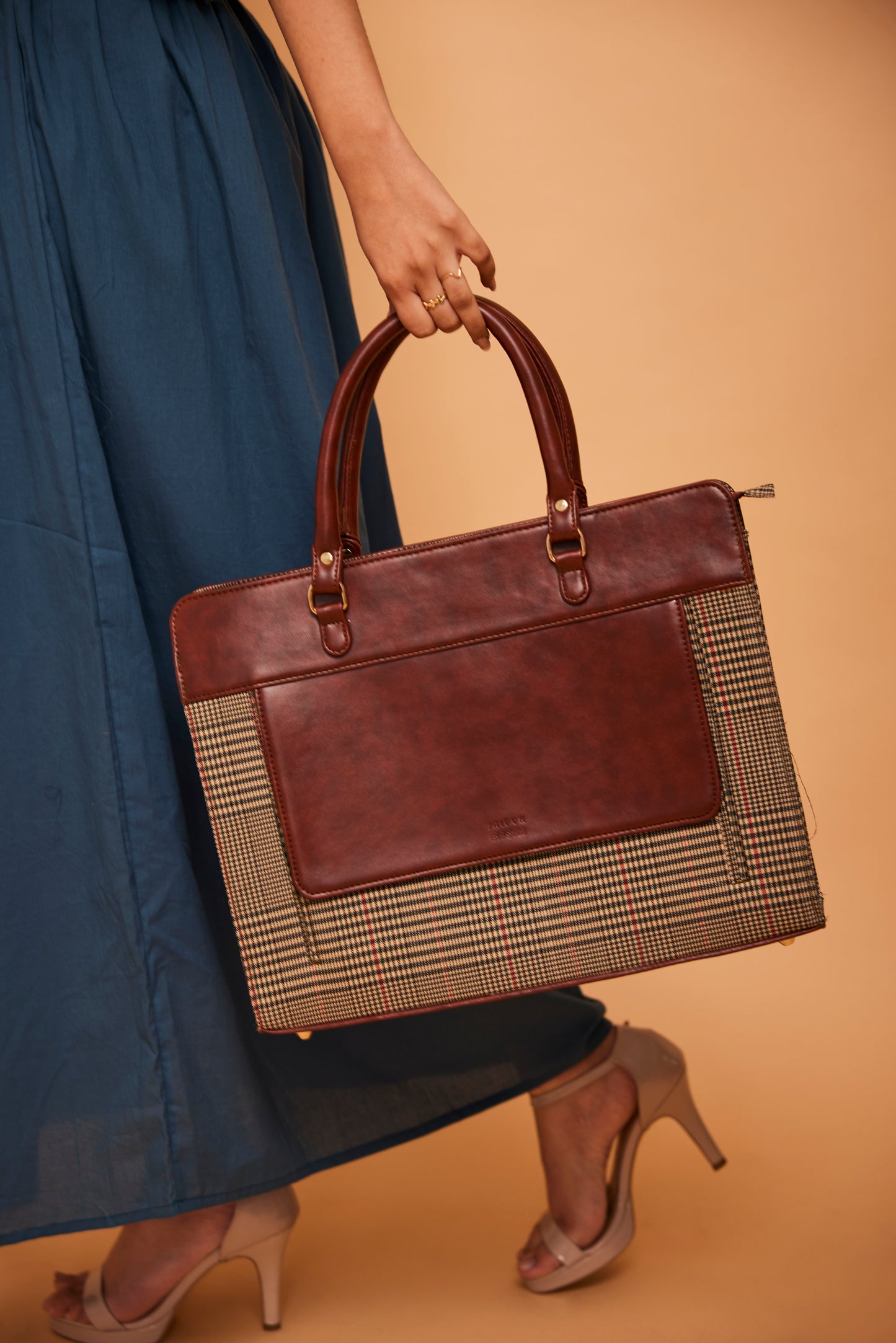 Winter Essential Compact Laptop Bag